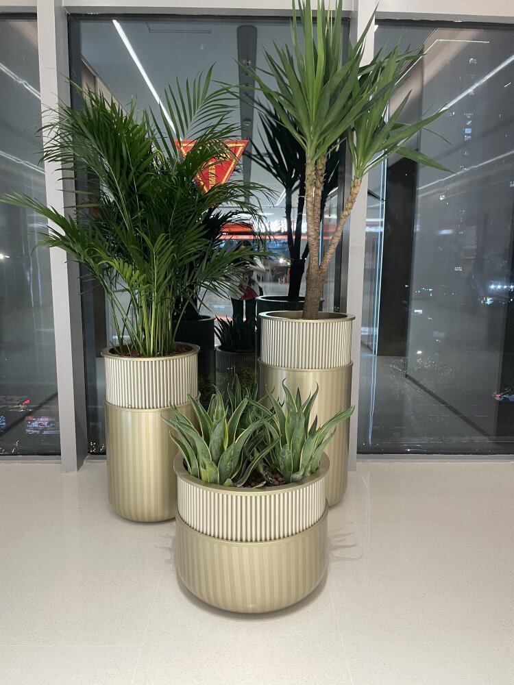 耶利雅  金属花缸